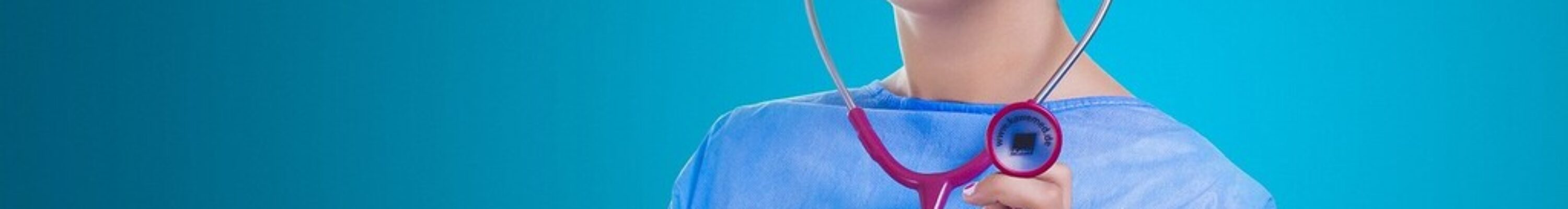 Atestado de Retorno ao Trabalho, médica com estetoscópio