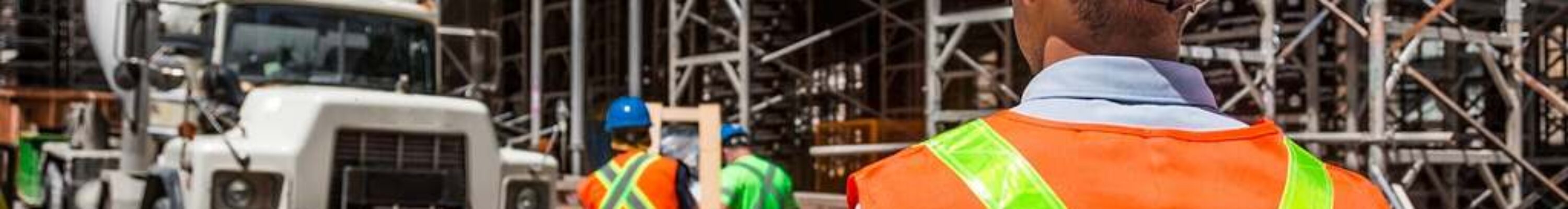 Laudo de NR12, engenheiro analisando